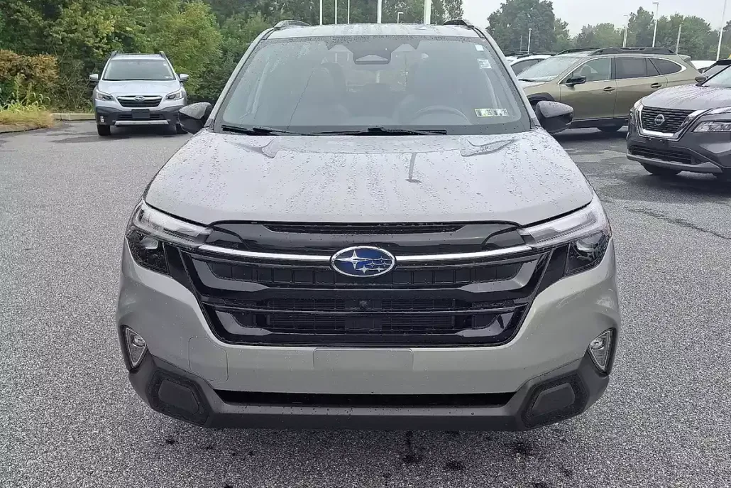 2025 Subaru Forester Touring photo 1