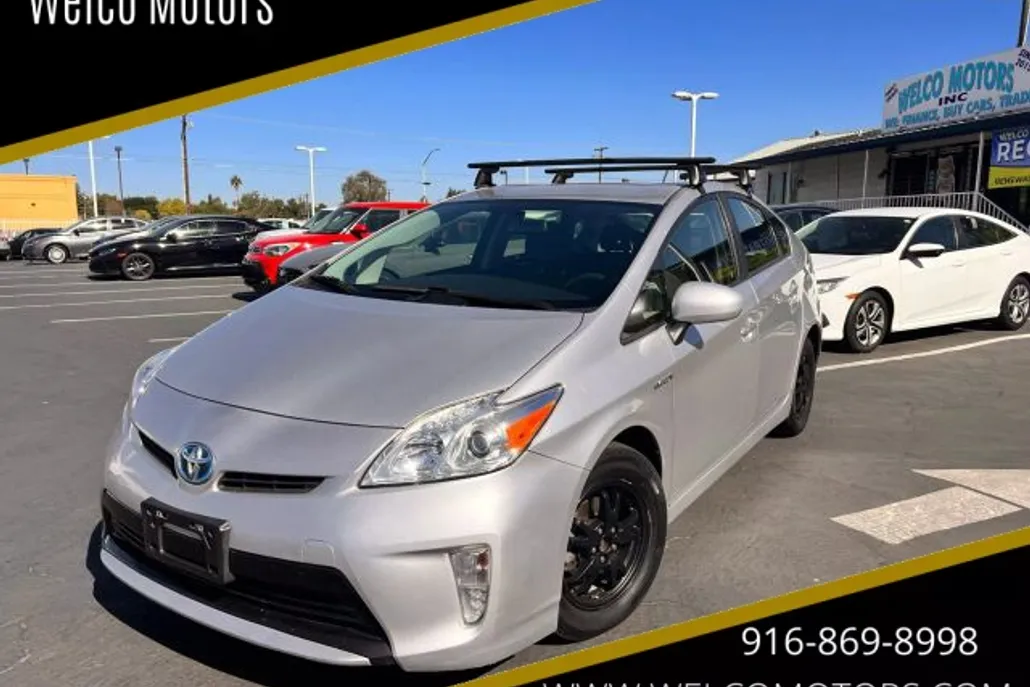 2014 Toyota Prius One photo 1