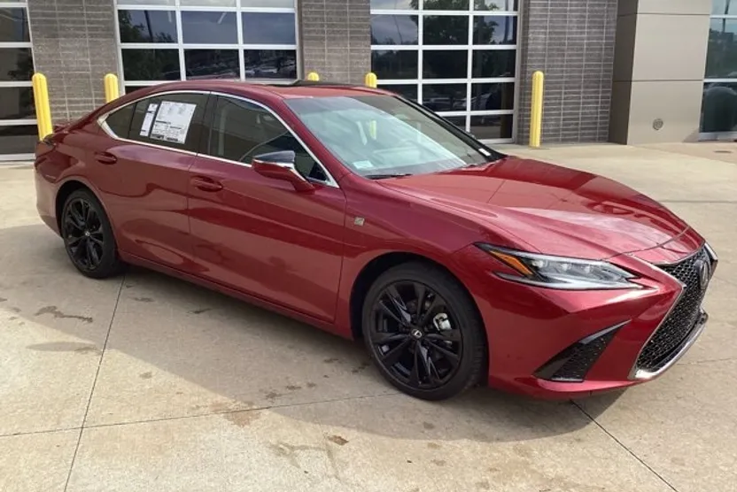 2025 Lexus ES 300h F SPORT Design photo 1