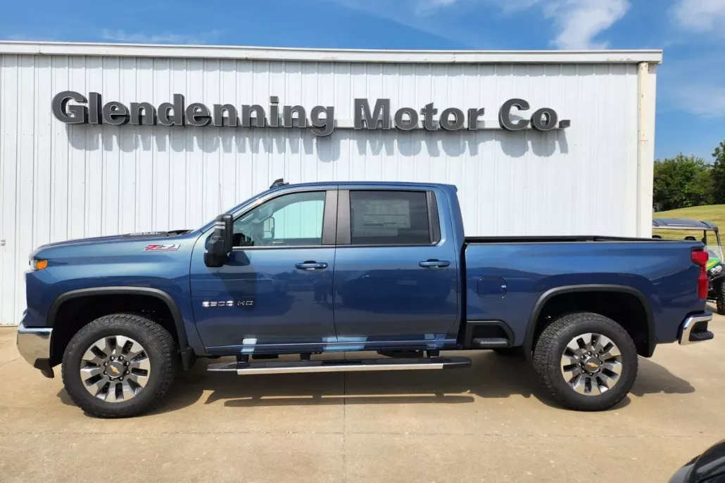 2025 Chevrolet Silverado 2500HD LT photo 1