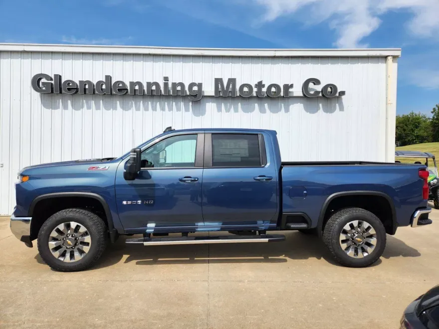 2025 Chevrolet Silverado 2500HD LT photo 1