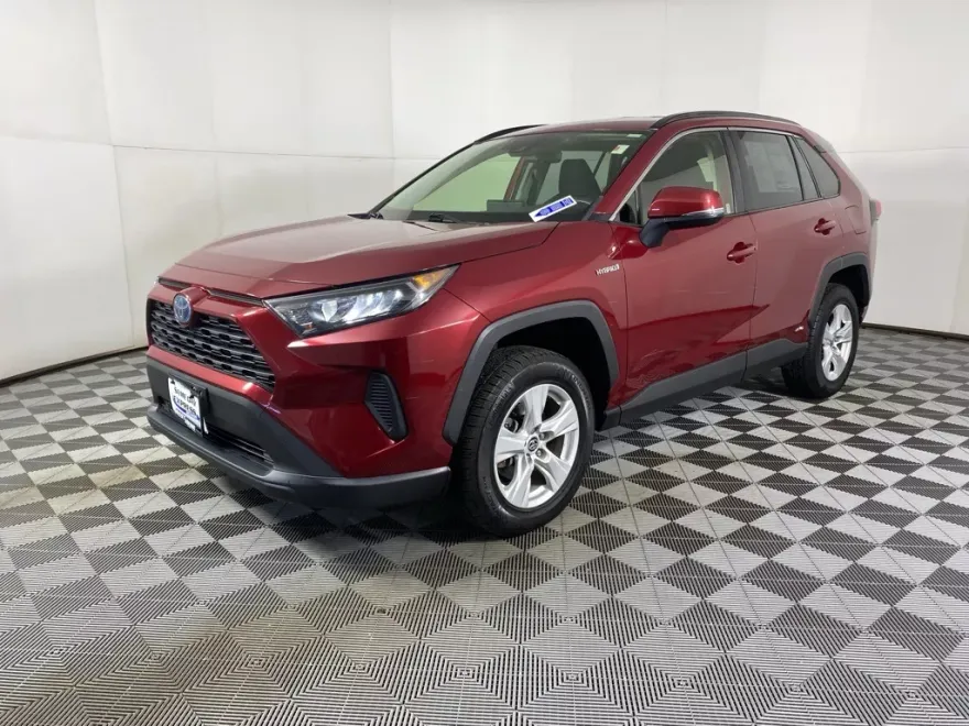 2020 Toyota RAV4 Hybrid LE photo 1