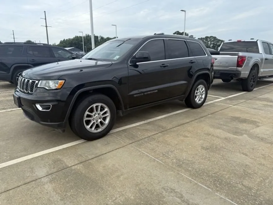 2019 Jeep Grand Cherokee Laredo E photo 1