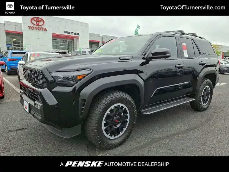 2025 Toyota 4Runner TRD Off-Road Premium photo 1