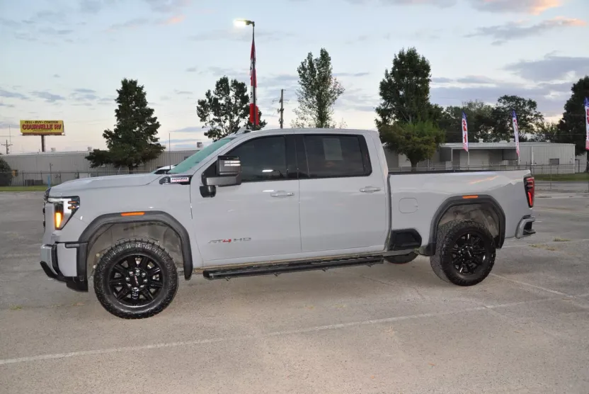 2024 Gmc Sierra HD AT4 photo 1