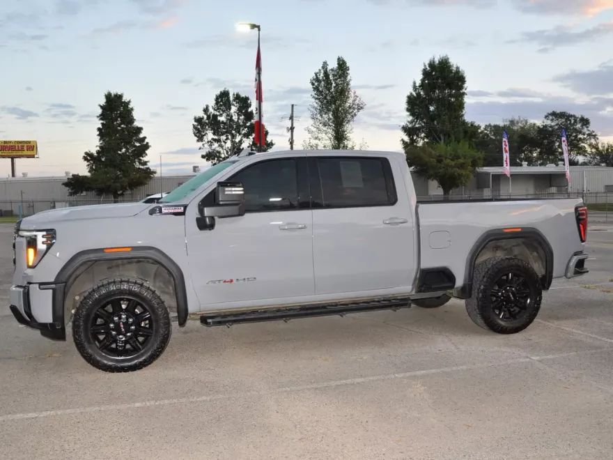 2024 Gmc Sierra HD AT4 photo 1