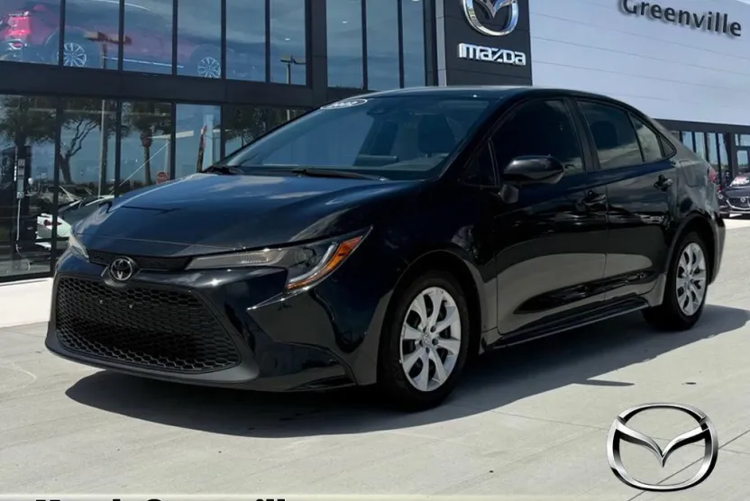 2022 Toyota Corolla LE photo 1