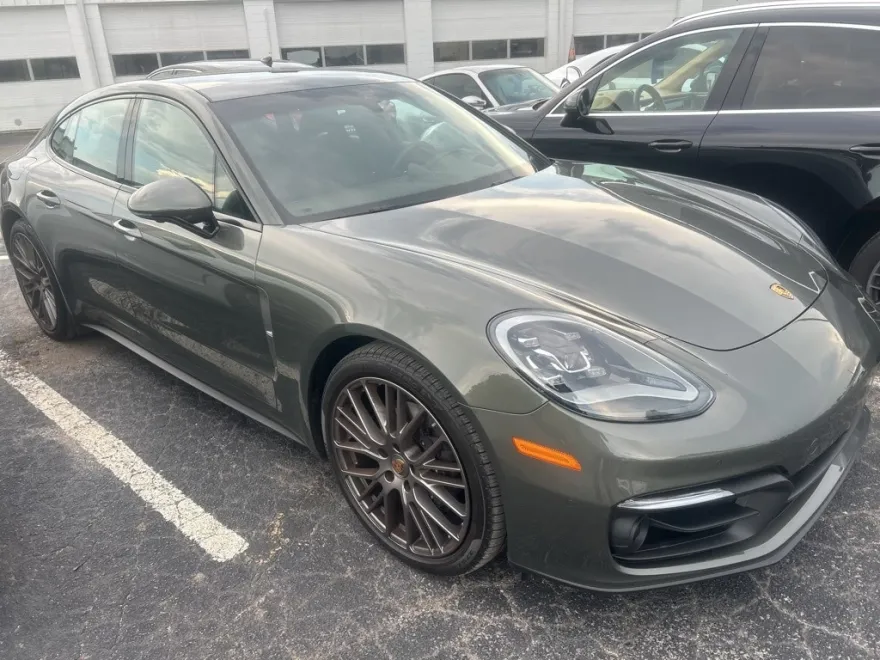 2023 Porsche Panamera 4 Platinum photo 1