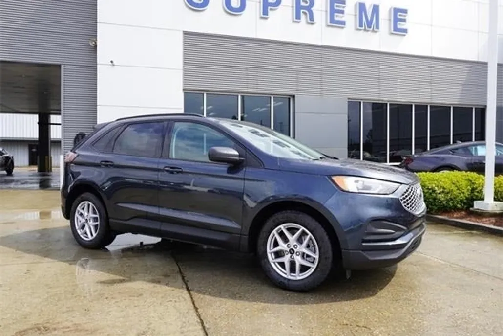 2024 Ford Edge SE photo 1