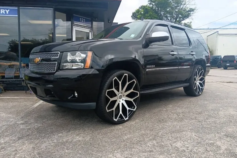 2013 Chevrolet Tahoe LTZ photo 1