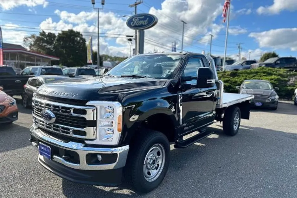 2023 Ford F-350 XL photo 1