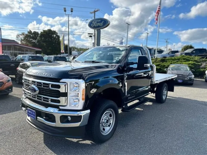 2023 Ford F-350 XL photo 1