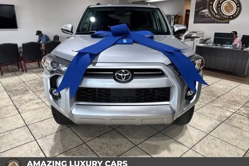 2024 Toyota 4Runner TRD 4WD photo 1