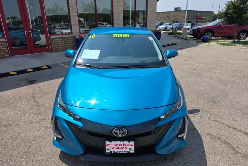 2018 Toyota Prius Prime Advanced photo 1