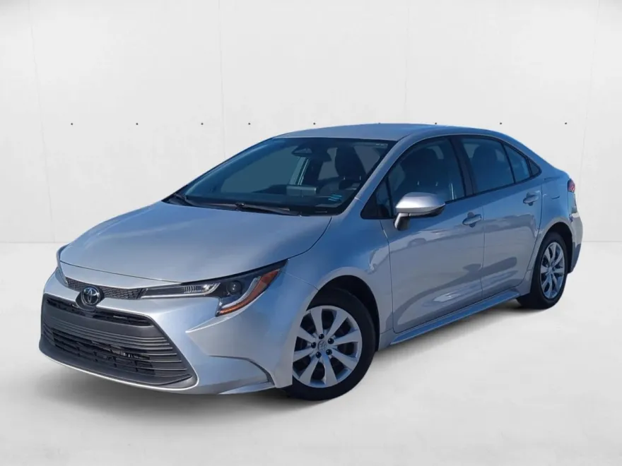 2023 Toyota Corolla LE photo 1