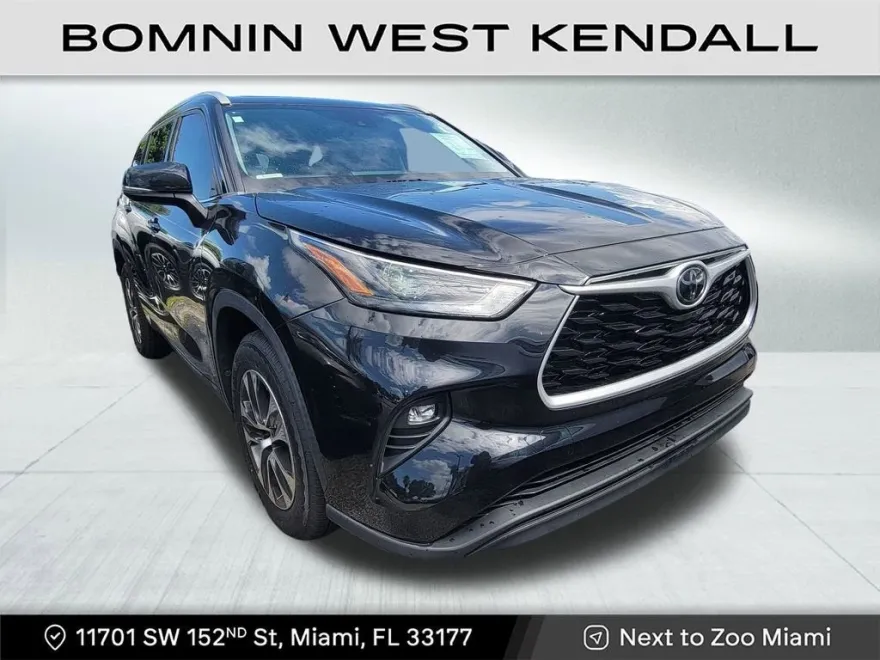 2022 Toyota Highlander XLE photo 1
