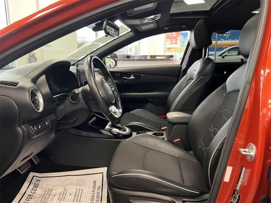 2023 Kia Forte GT-Line photo 16