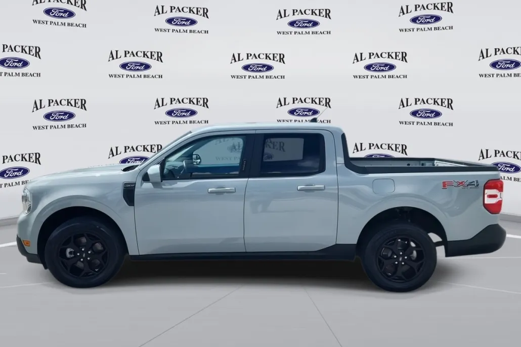 2022 Ford Maverick Lariat photo 1