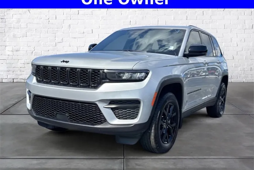 2025 Jeep Grand Cherokee Laredo Altitude photo 1
