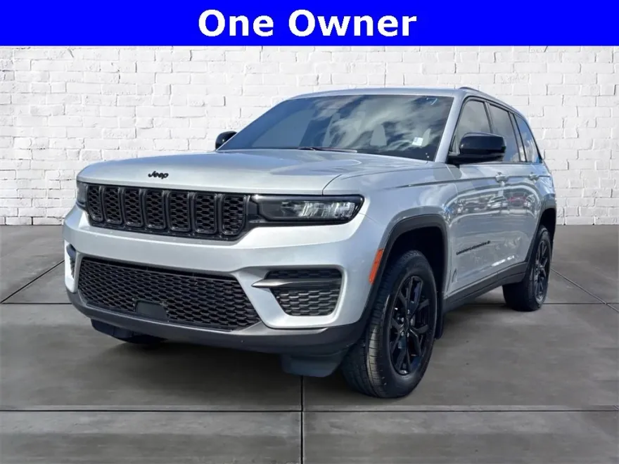 2025 Jeep Grand Cherokee Laredo Altitude photo 1