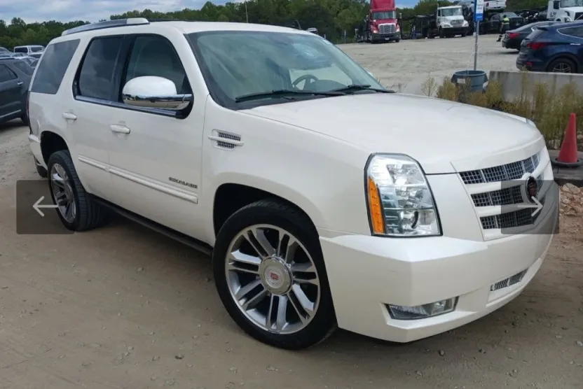 2013 Cadillac Escalade Premium photo 1