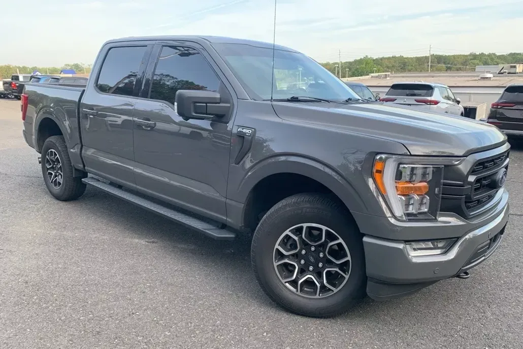 2021 Ford F-150 XLT photo 1