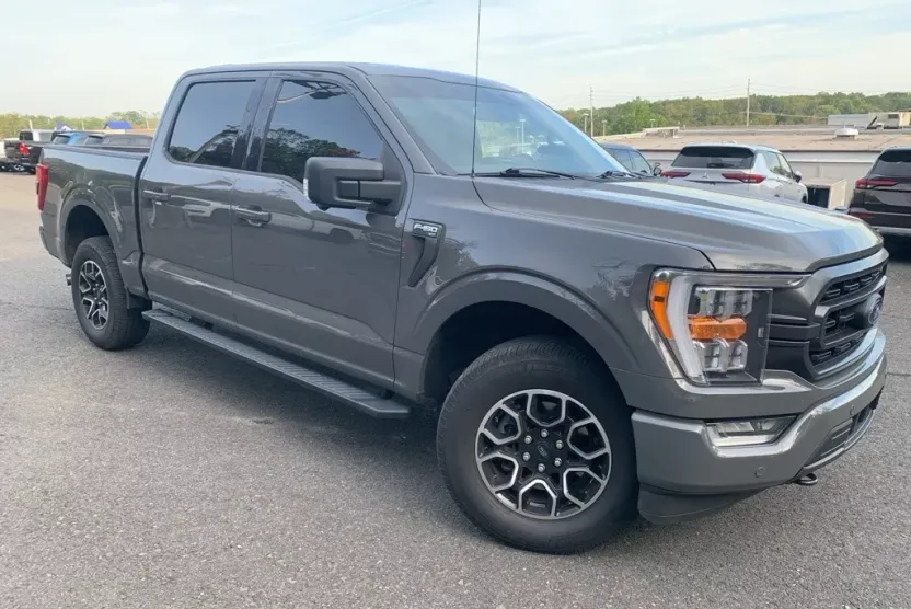 2021 Ford F-150 XLT photo 1