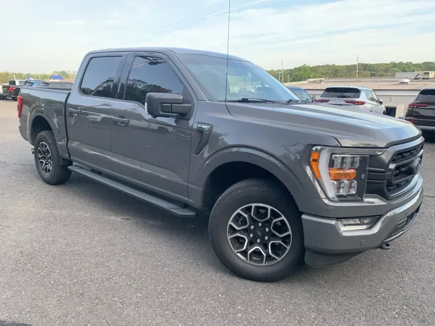 2021 Ford F-150 XLT photo 1