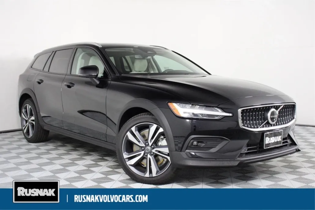2026 Volvo V60 Cross Country B5 Plus photo 1