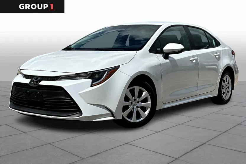 2024 Toyota Corolla LE photo 1