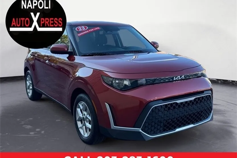 2023 Kia Soul LX photo 1
