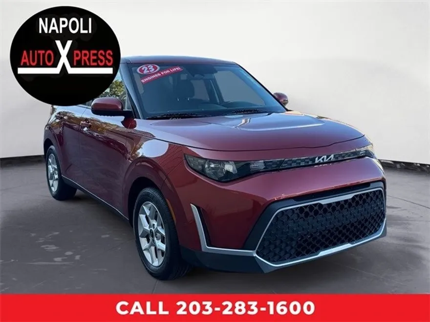 2023 Kia Soul LX photo 1