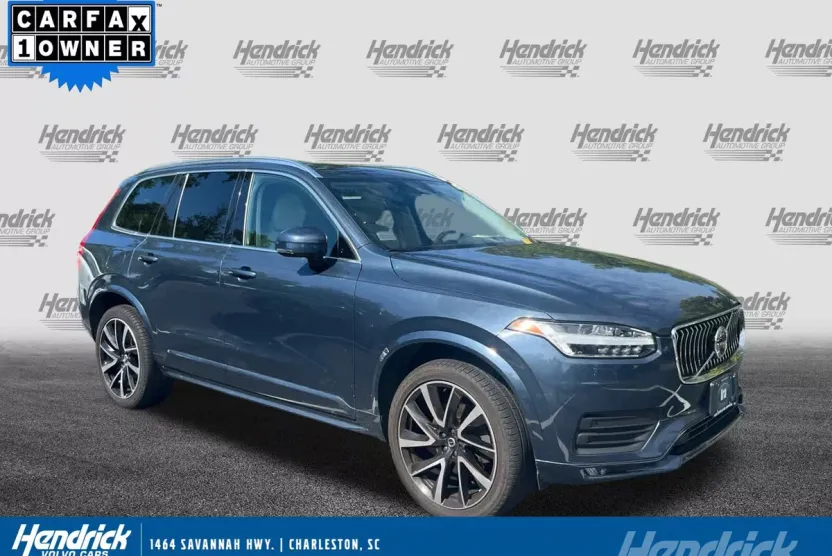 2022 Volvo XC90 Momentum photo 1