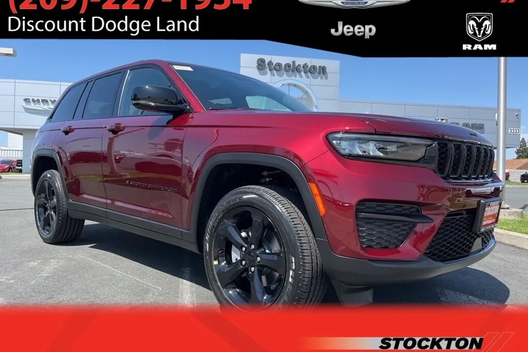 2025 Jeep Grand Cherokee Altitude photo 1