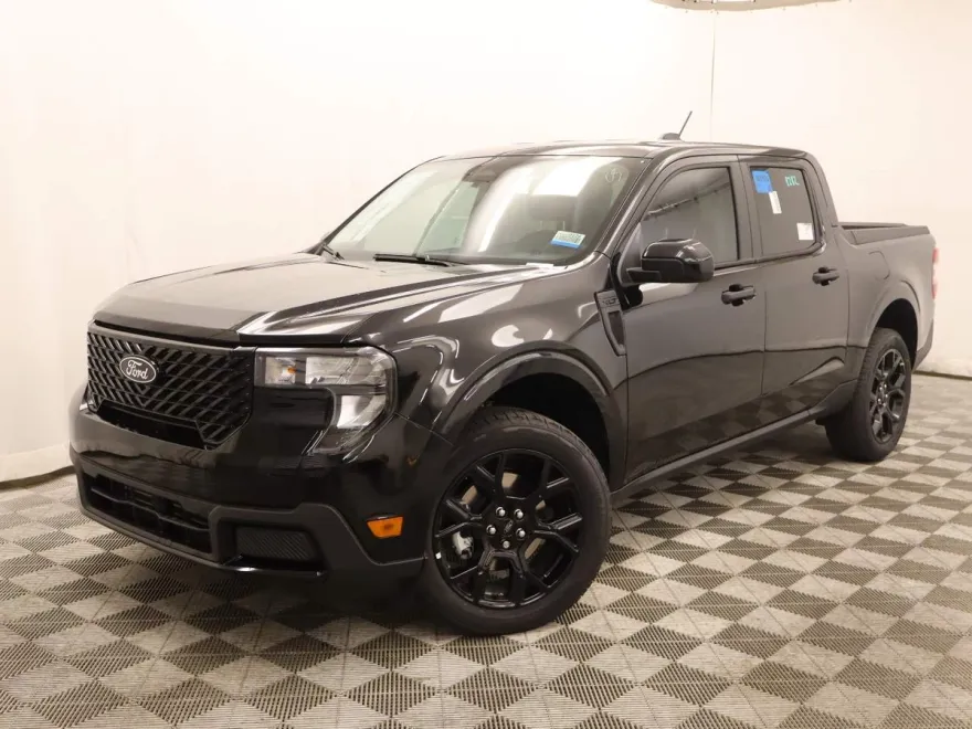 2025 Ford Maverick XLT photo 1