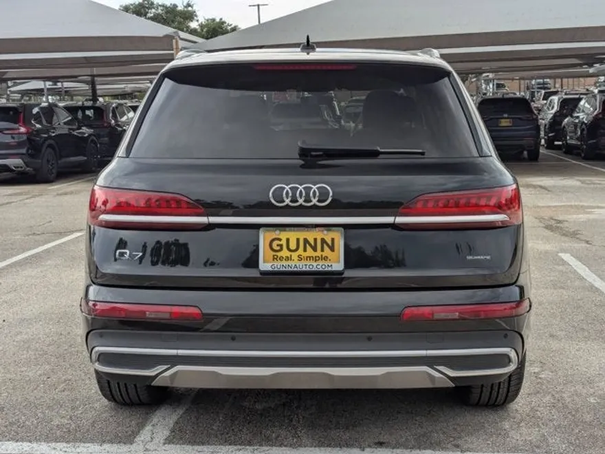 2022 Audi Q7 Premium photo 1