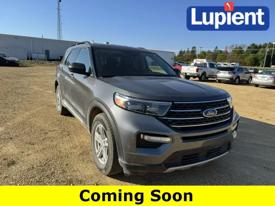 2023 Ford Explorer XLT photo 1