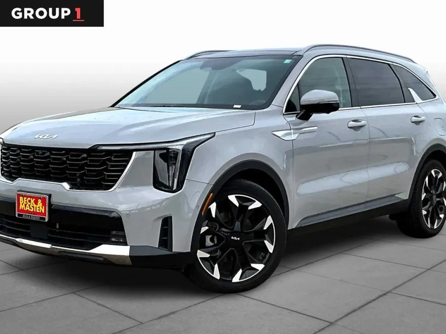 2025 Kia Sorento SX photo 1
