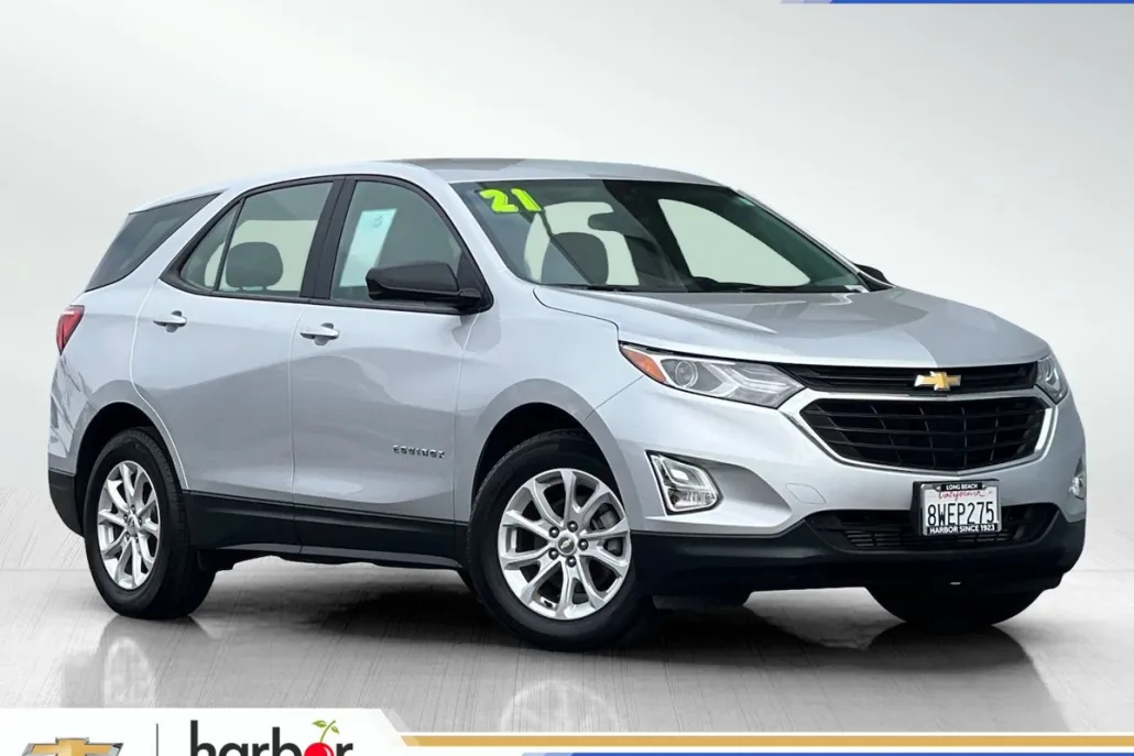 2021 Chevrolet Equinox LS photo 1