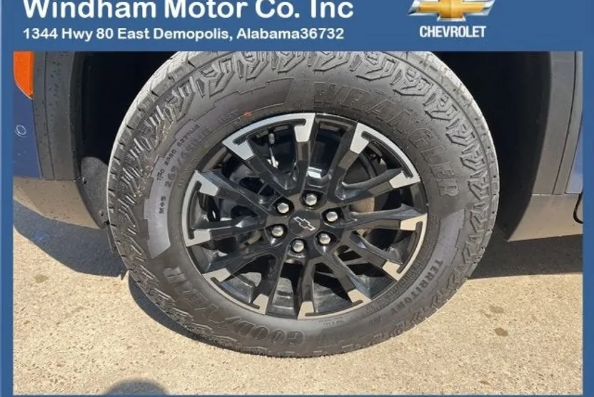 2026 Chevrolet Traverse Z71 photo 1