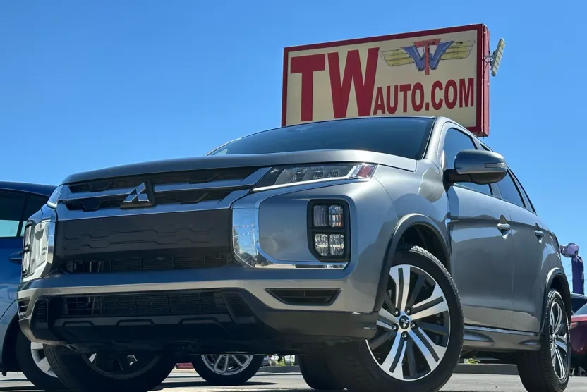 2021 Mitsubishi Outlander Sport SE photo 1