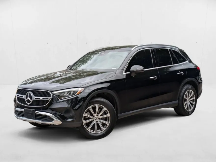 2024 Mercedes Benz GLC 300 photo 1