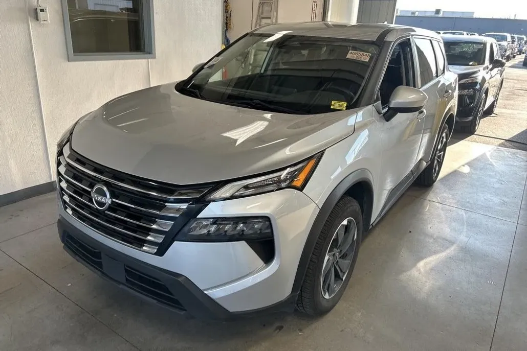 2024 Nissan Rogue SV photo 1