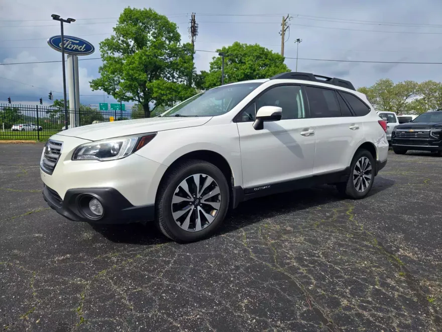 2016 Subaru Outback 3.6R Limited photo 1
