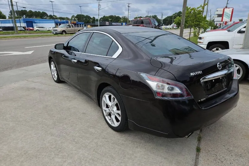 2014 Nissan Maxima SV photo 1