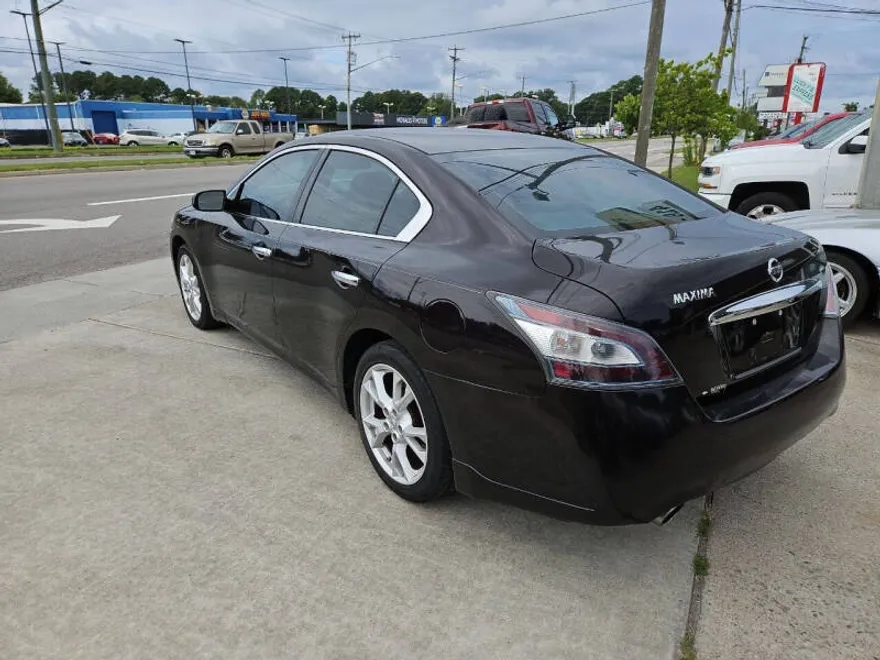 2014 Nissan Maxima SV photo 1
