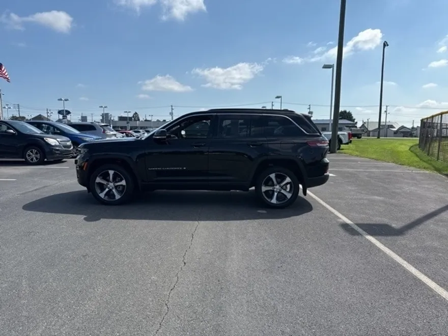 2024 Jeep Grand Cherokee Limited photo 1