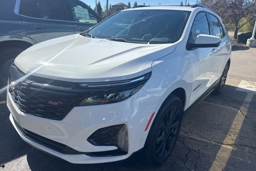 2024 Chevrolet Equinox RS photo 1