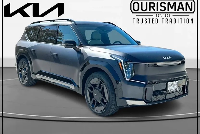 2026 Kia EV9 GT-Line photo 1