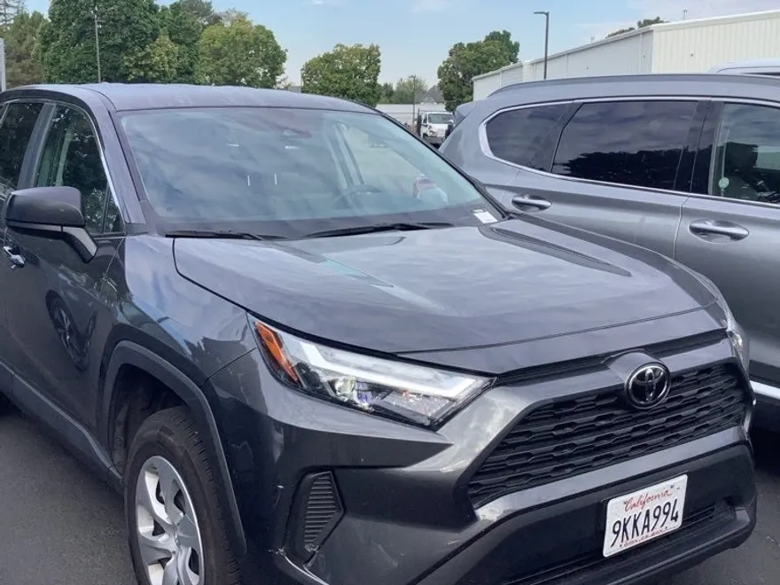 2024 Toyota RAV4 LE photo 1